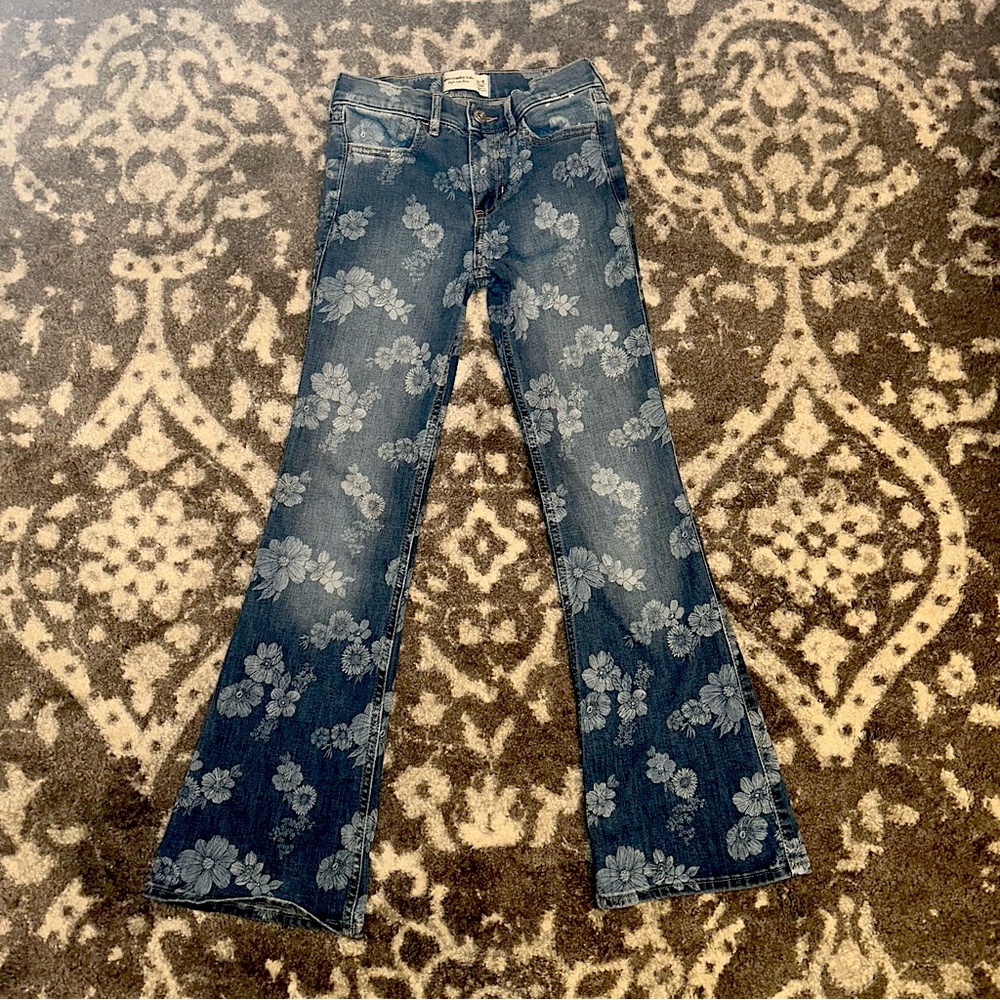 Size 9/10 Girls Abercrombie flare floral jeans size